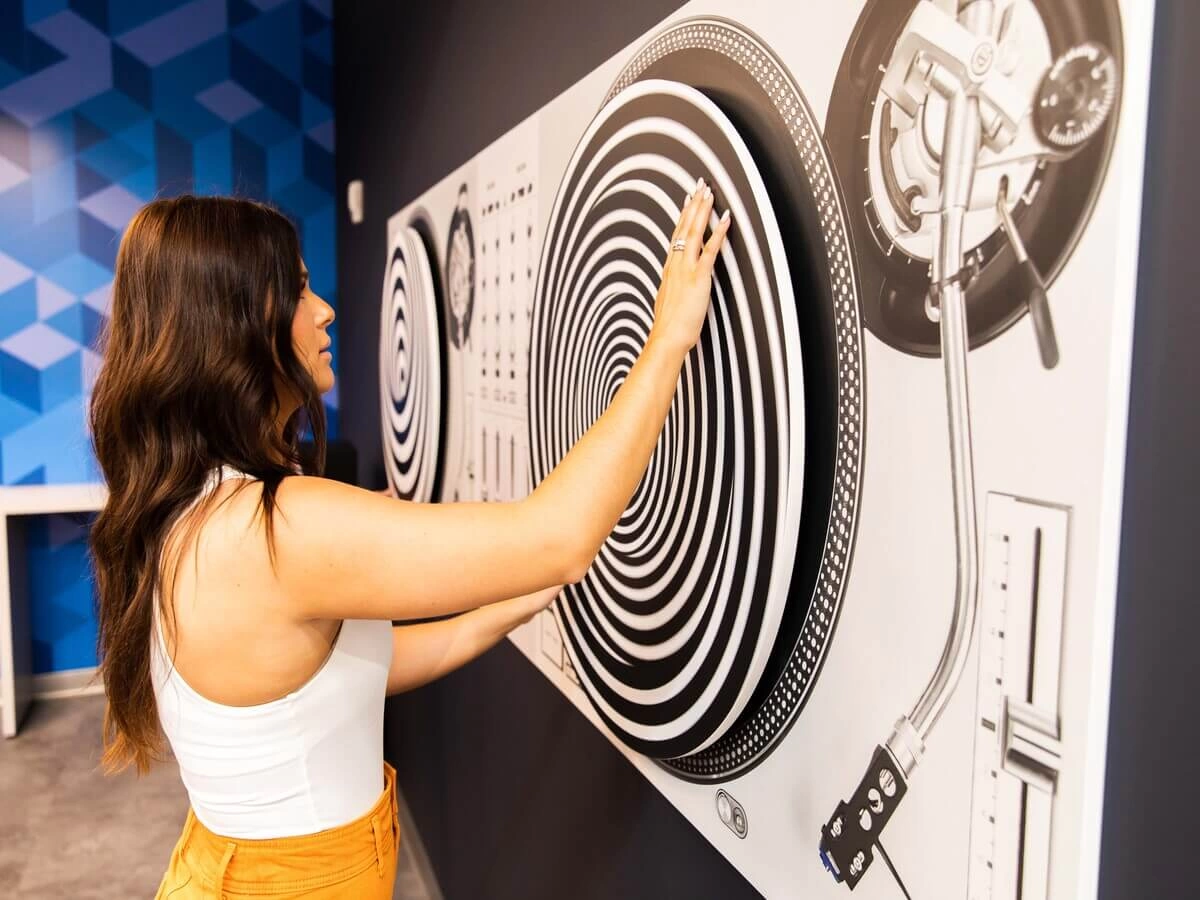 Museum of Illusions plans fall 2021 opening in Philly